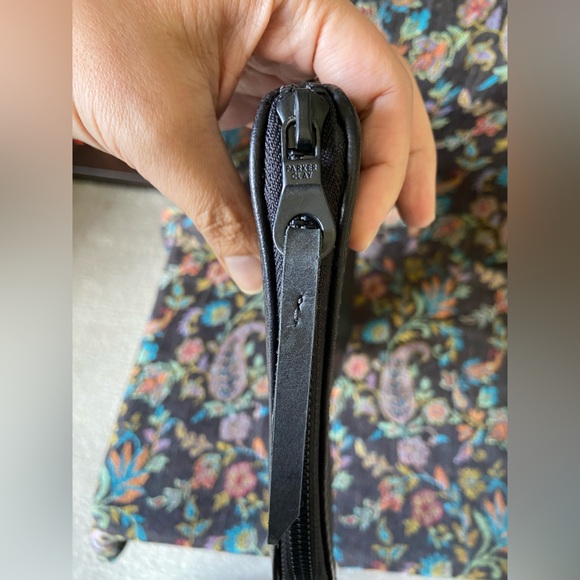 Parker Clay Bundle! Eden Tote GUC and Brand New Guzo Utility Pouch in Black - Picture 12 of 16